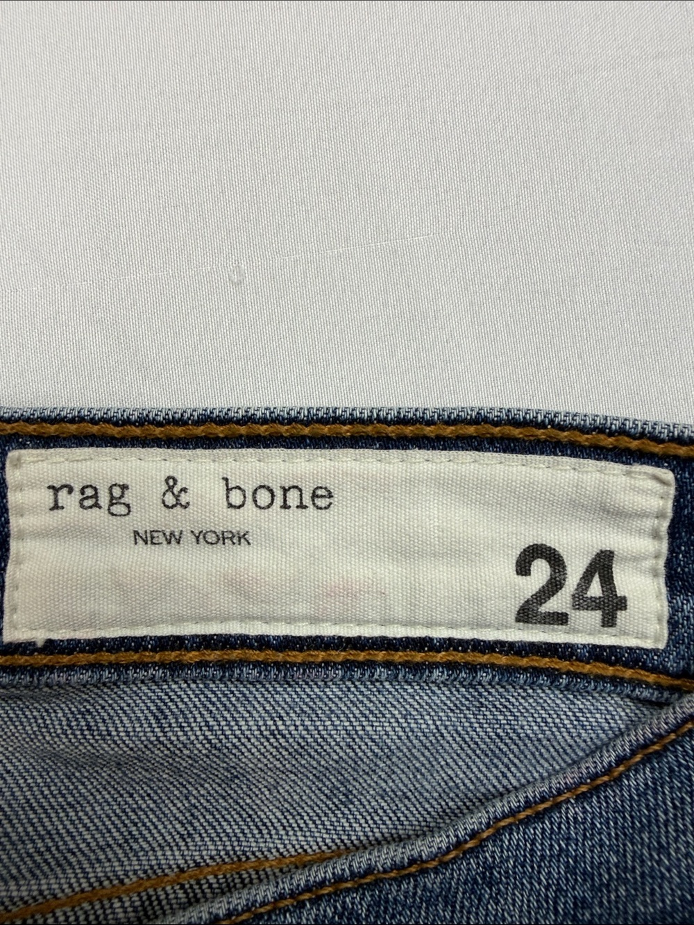 rag & bone Dre Capri Cropped Ankle Jeans in Mid Blue Wash - Picture 4 of 9